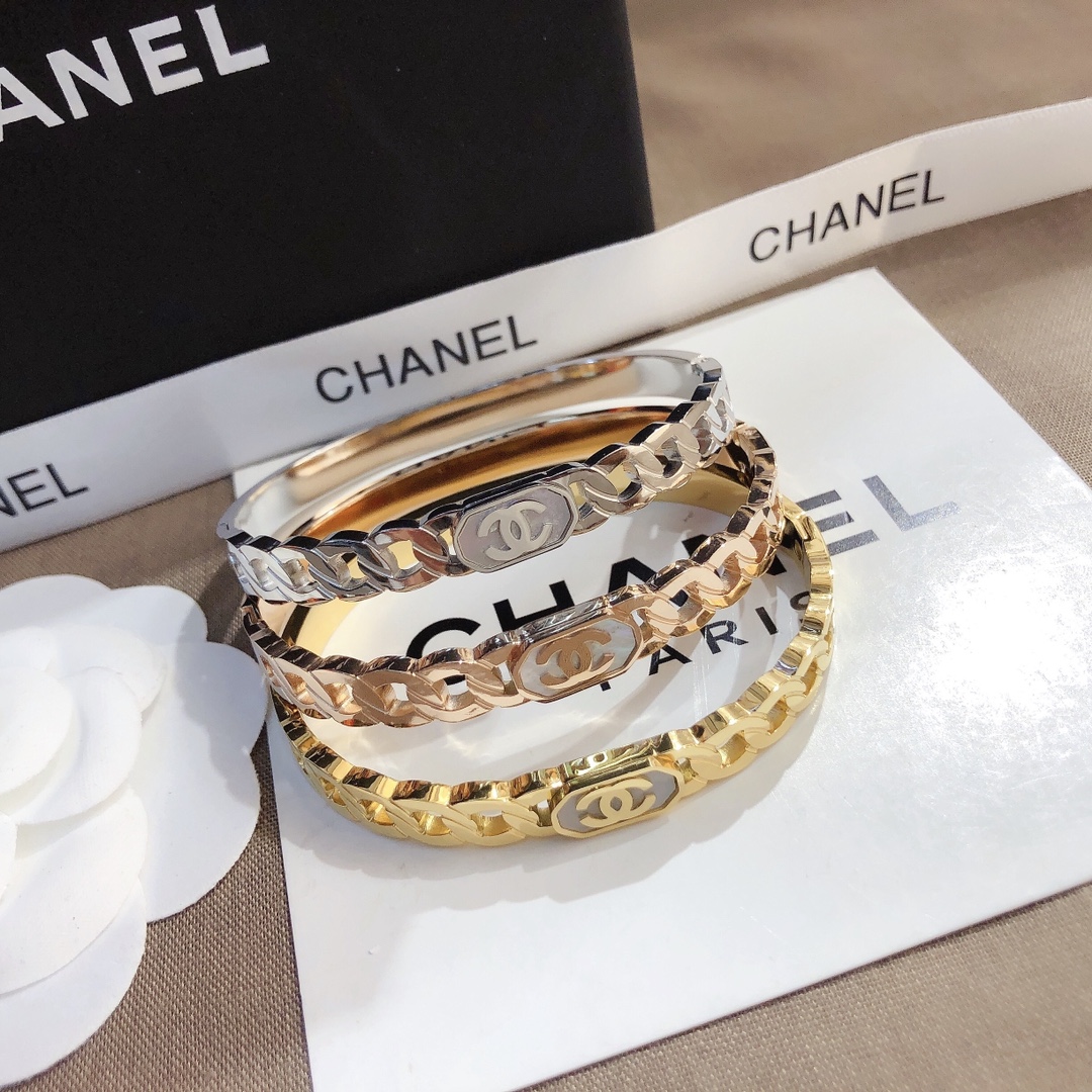 Chanel bracelet 105976