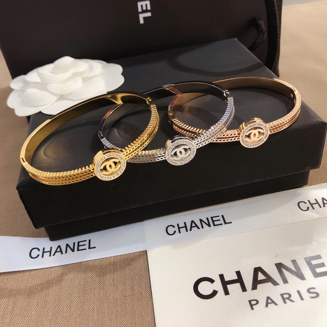 Chanel bracelet 105977