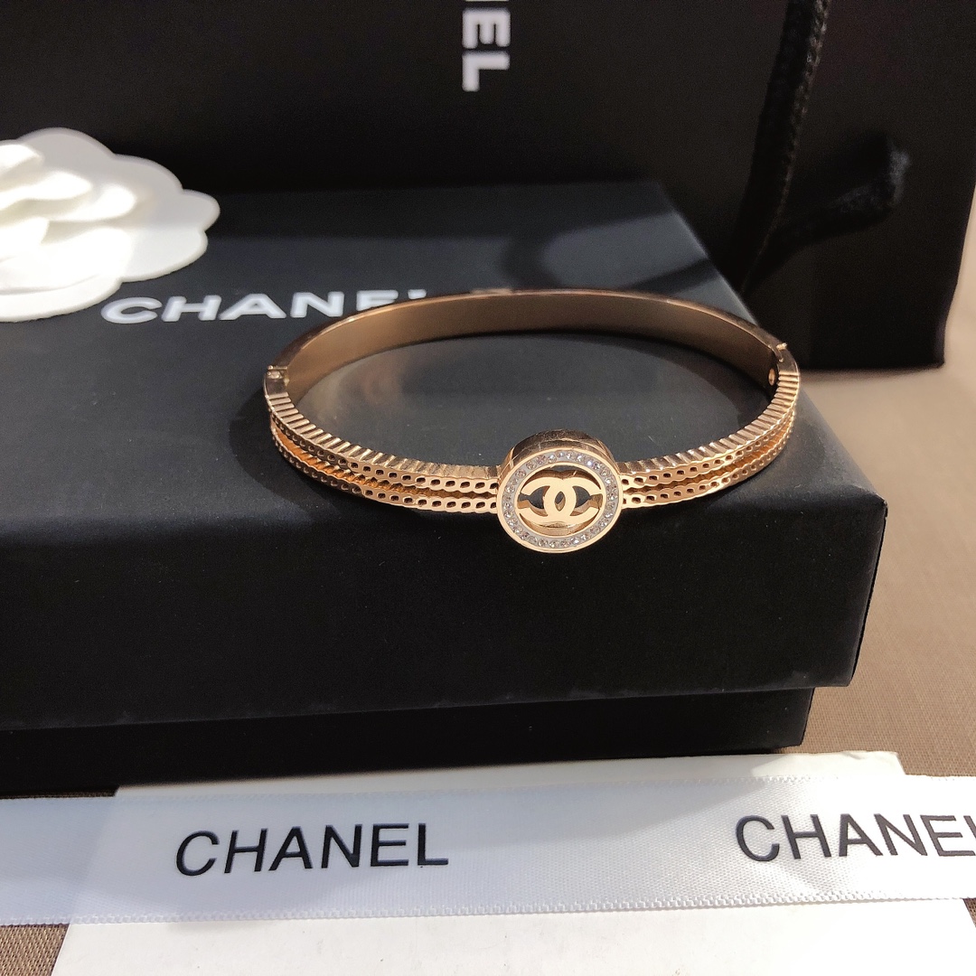 Chanel bracelet 105977