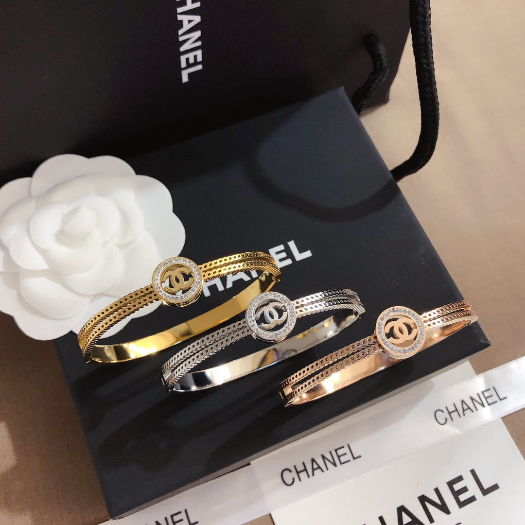 Chanel bracelet 105977