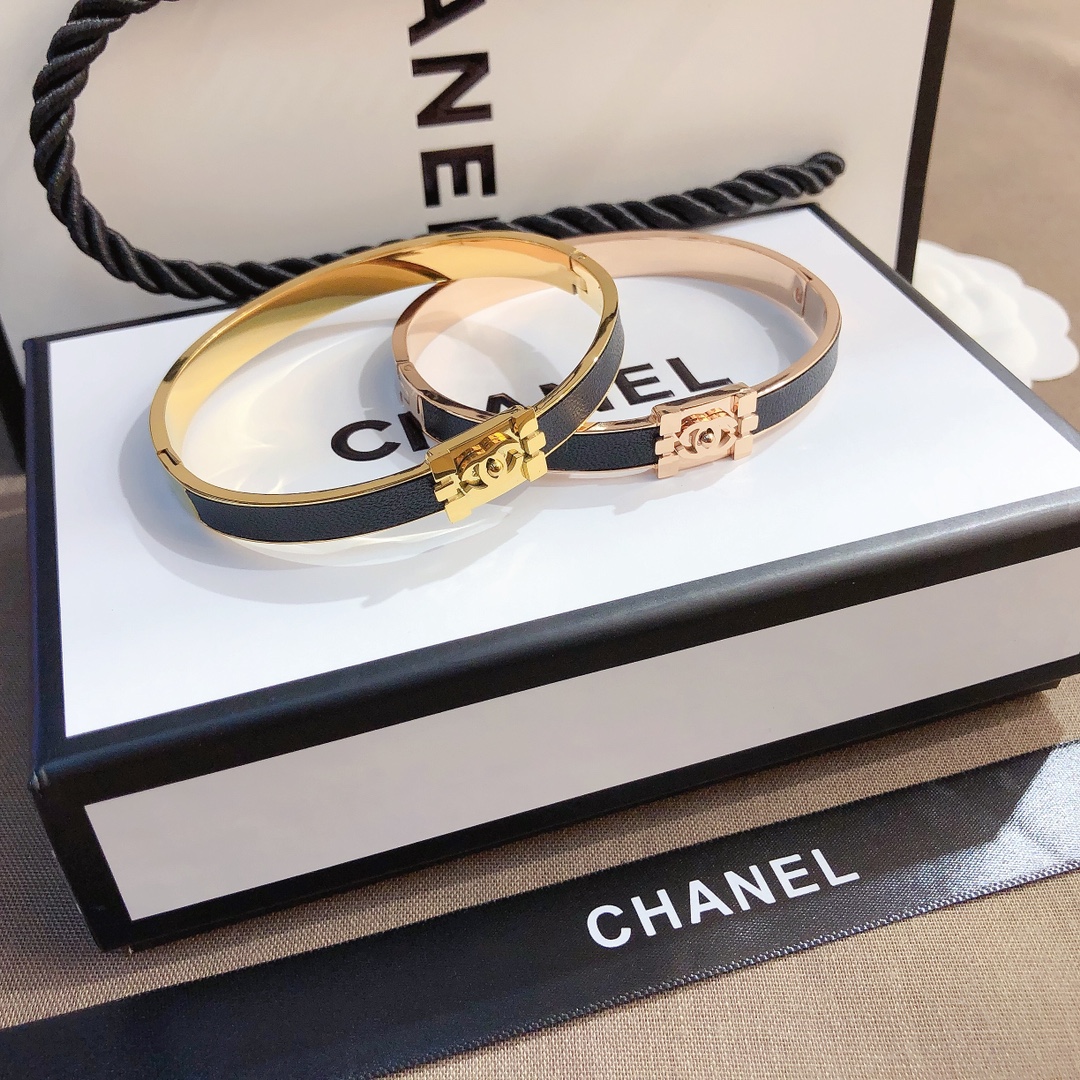 Chanel bracelet 105980