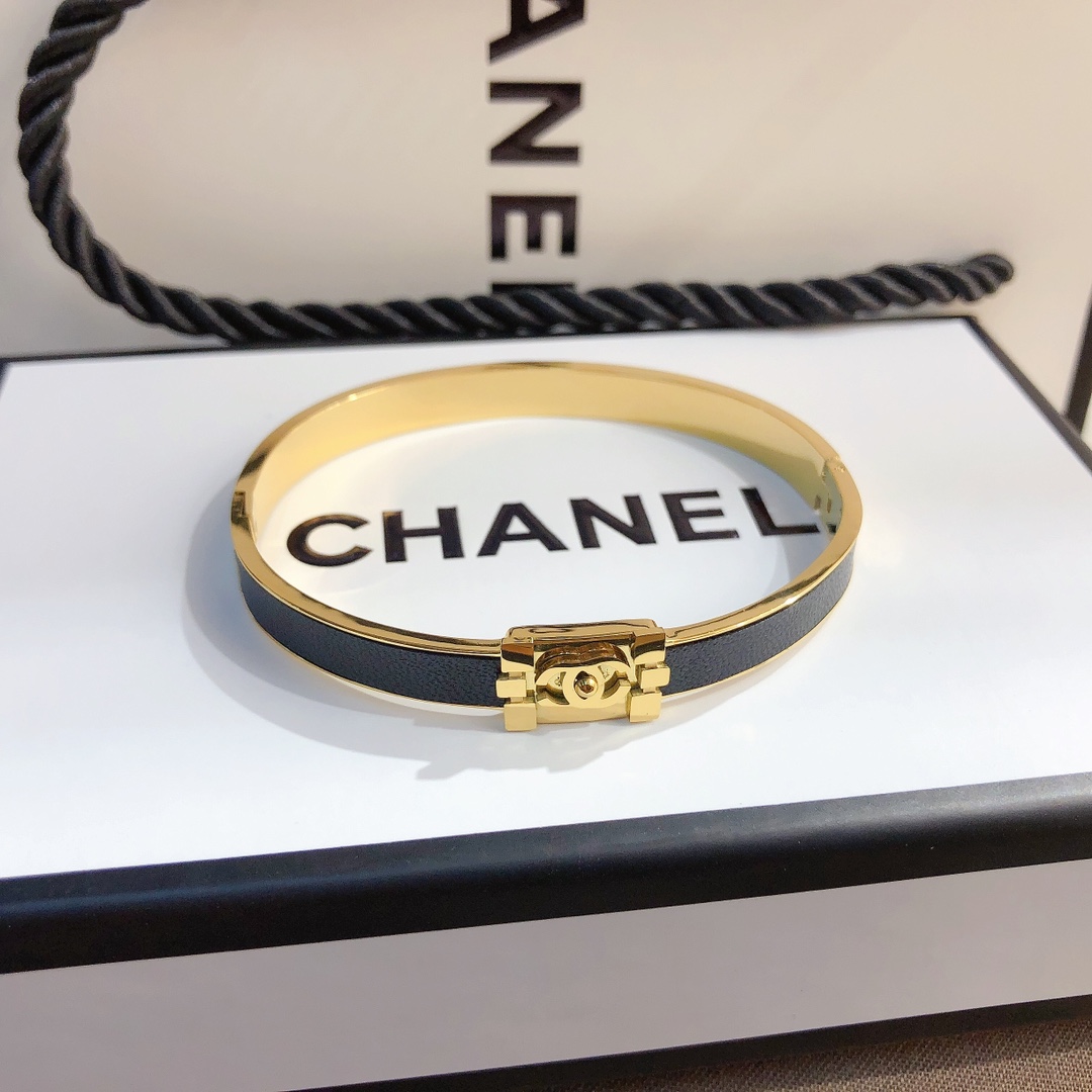 Chanel bracelet 105980