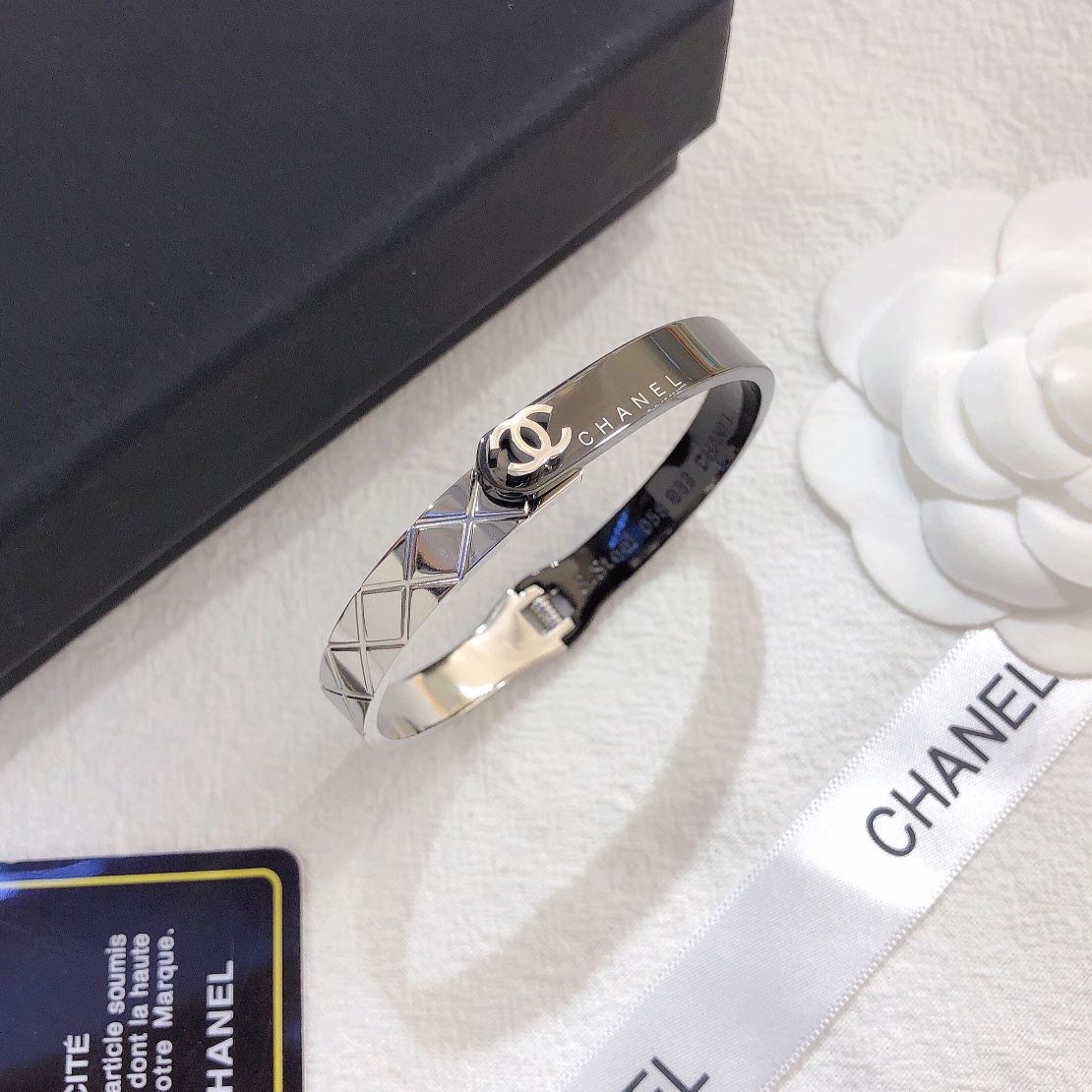 S210   Chanel bracelet 106256