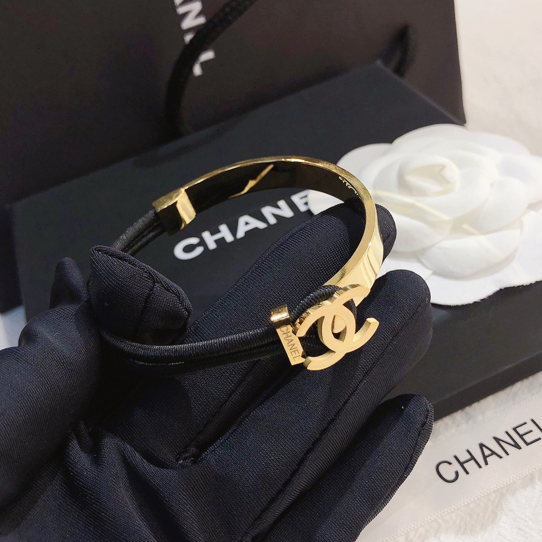 Chanel bracelet 106368