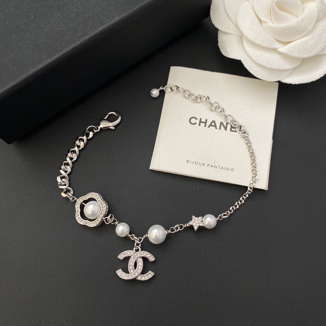 B251 Chanel bracelet 103126