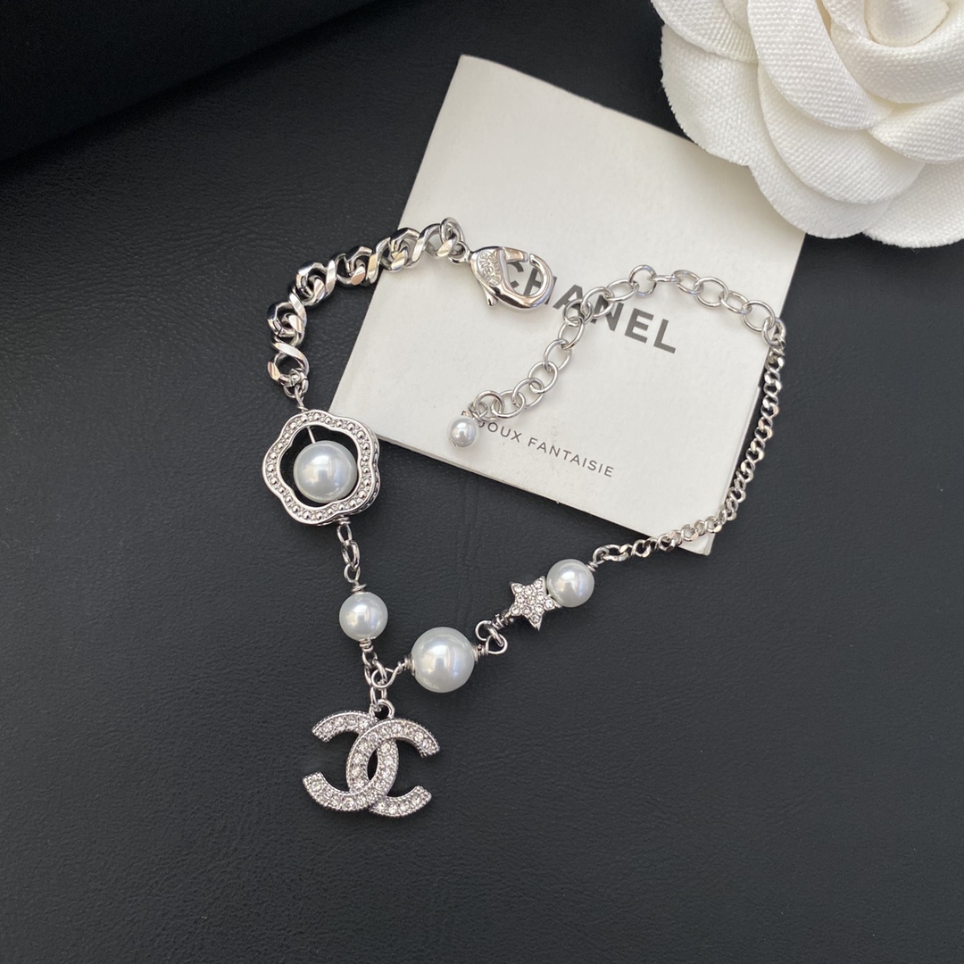 B251 Chanel bracelet 103126