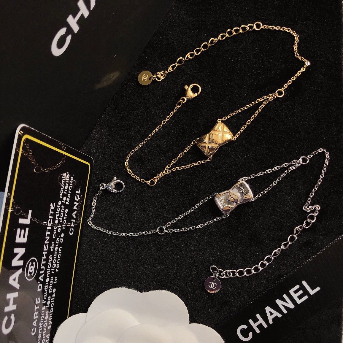 L086   Chanel bracelet 106478