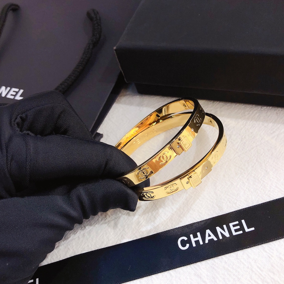 S242  Chanel bracelet 106776