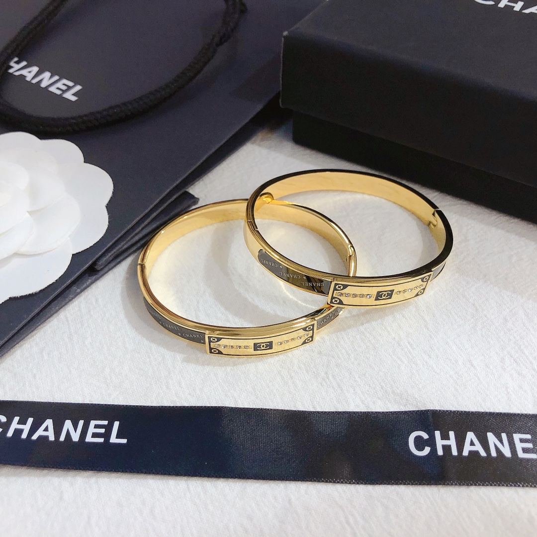 S244  Chanel bracelet 106777