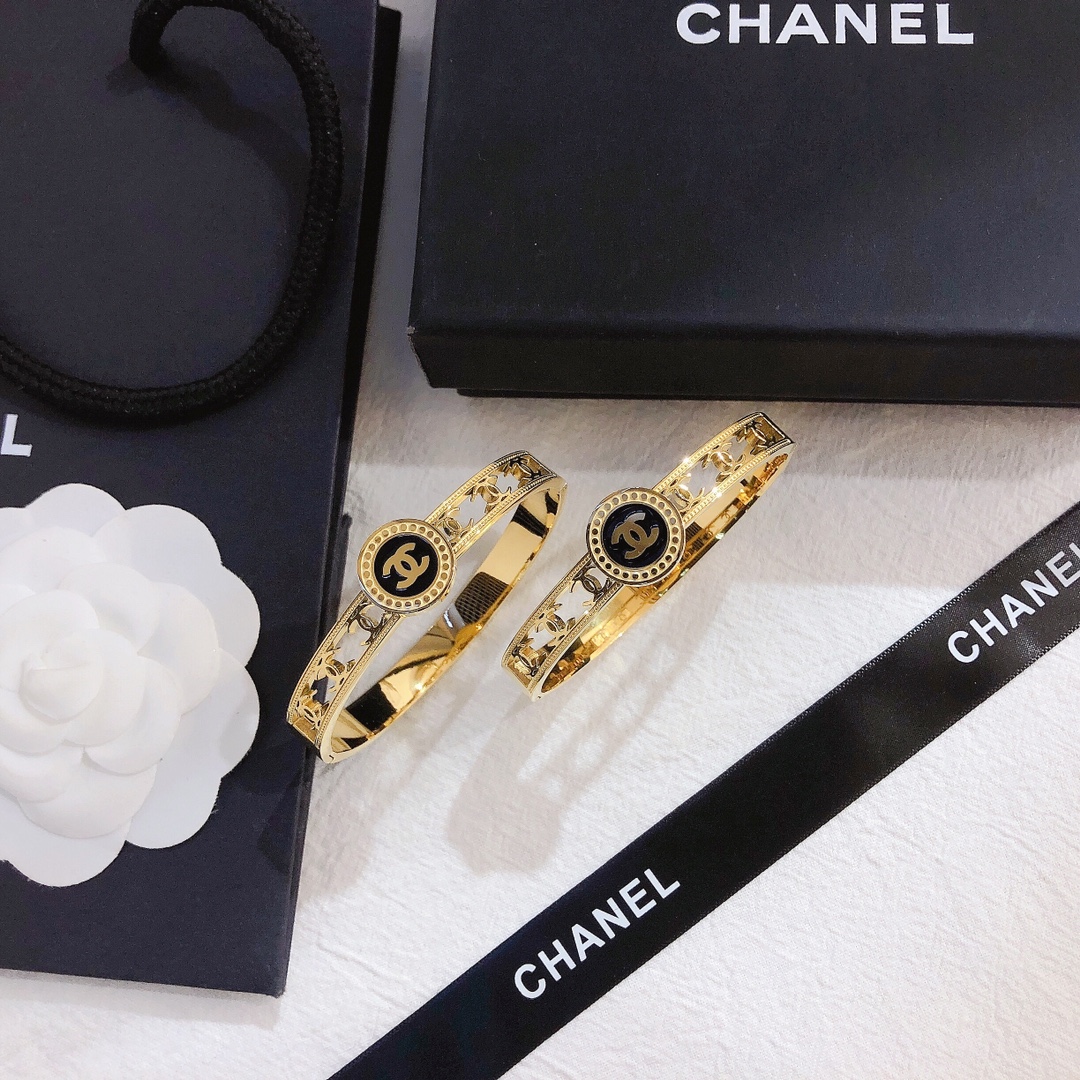 S245 Chanel bracelet 106778