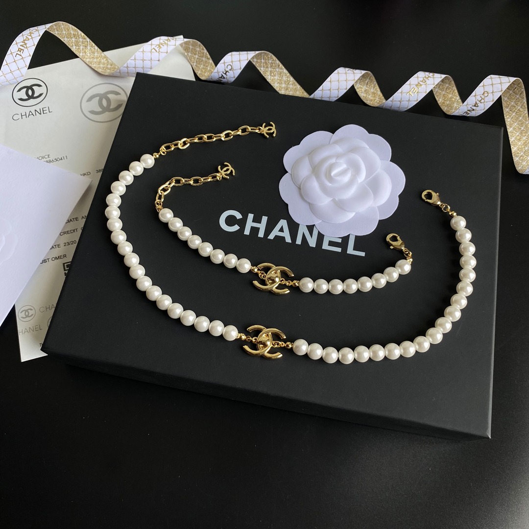 B076 Chanel bracelet 107110