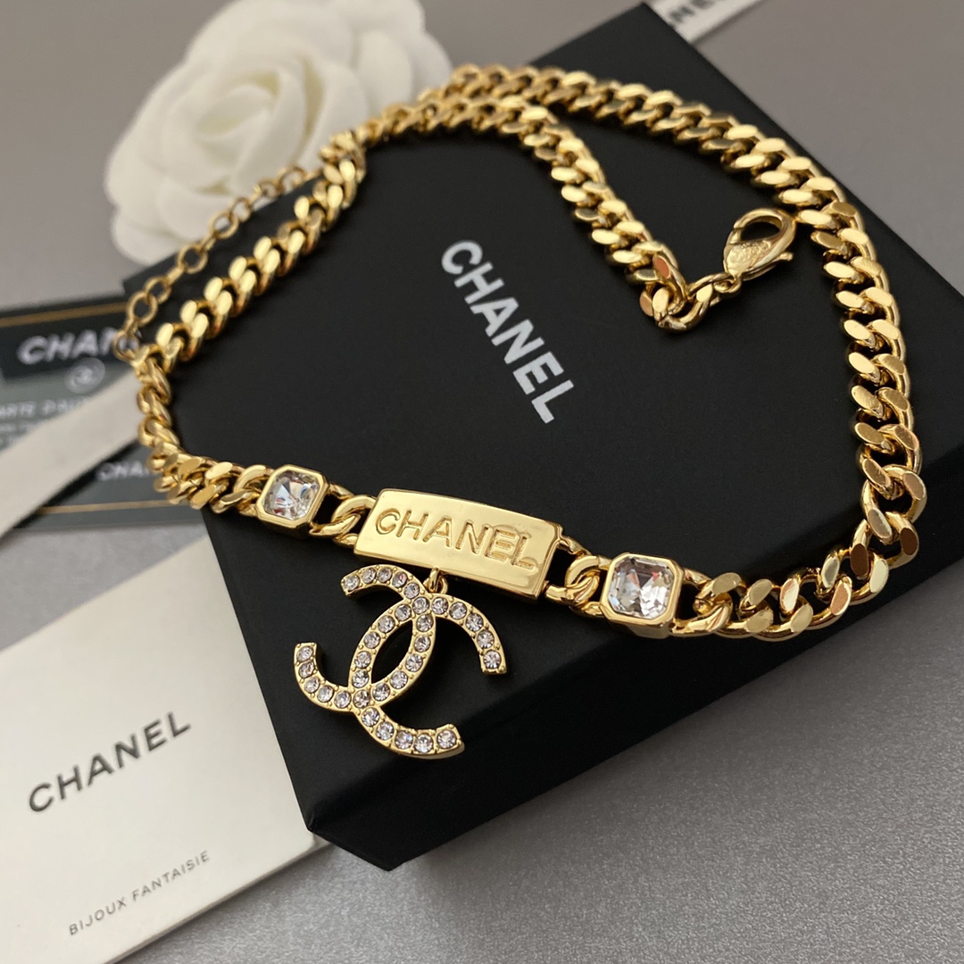 B166 Chanel necklace 104308