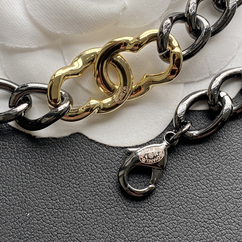 B215 Chanel necklace 104633