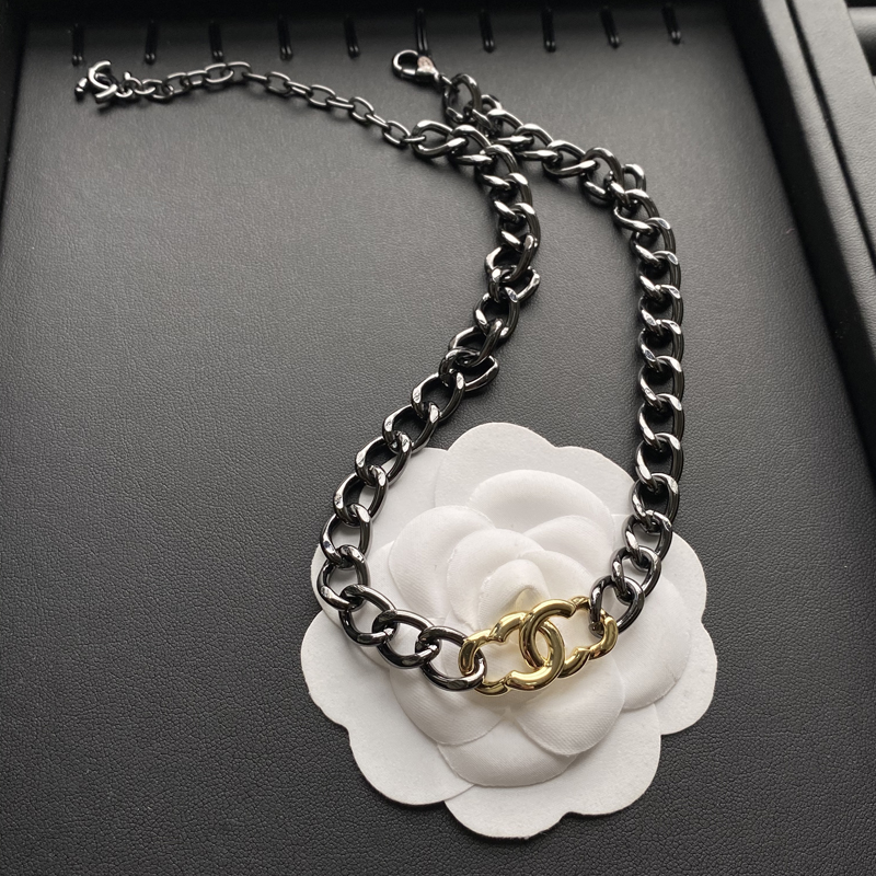 B215 Chanel necklace 104633