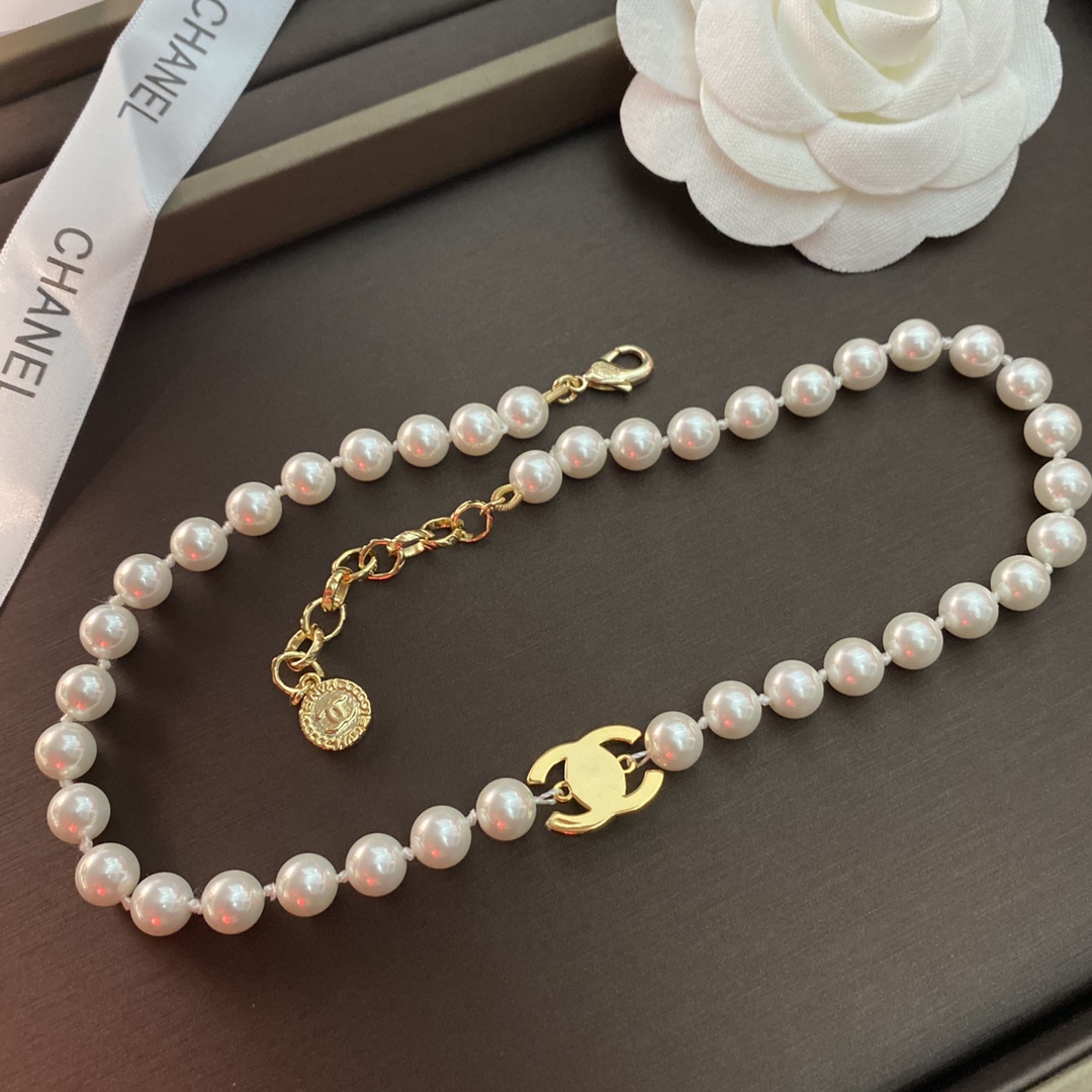 B040 Chanel necklace 104668