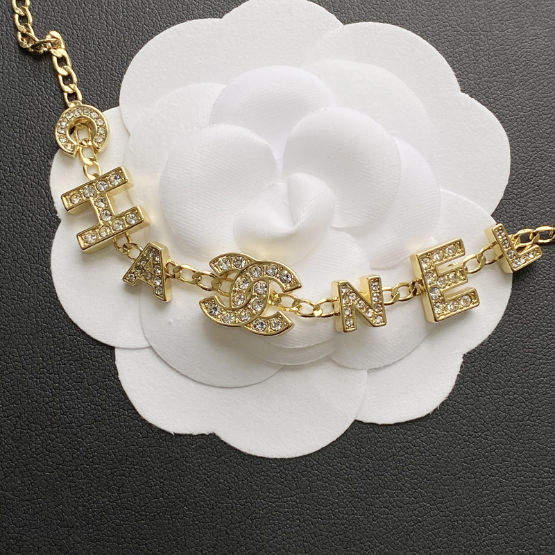 B012 Chanel necklace 104667