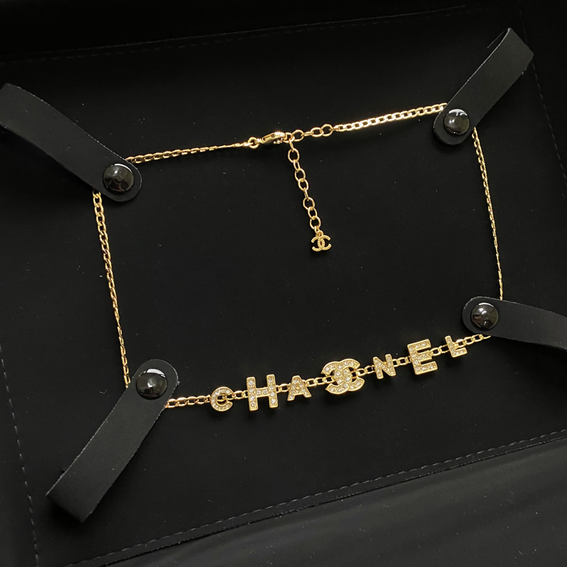 B012 Chanel necklace 104667