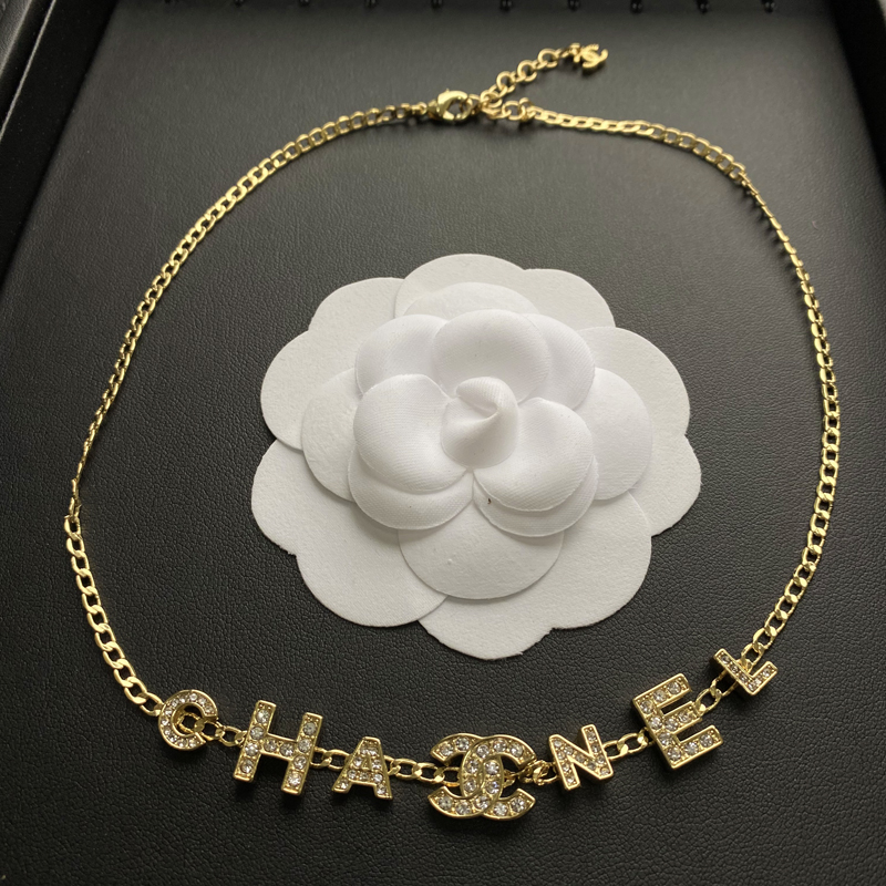 B012 Chanel necklace 104667