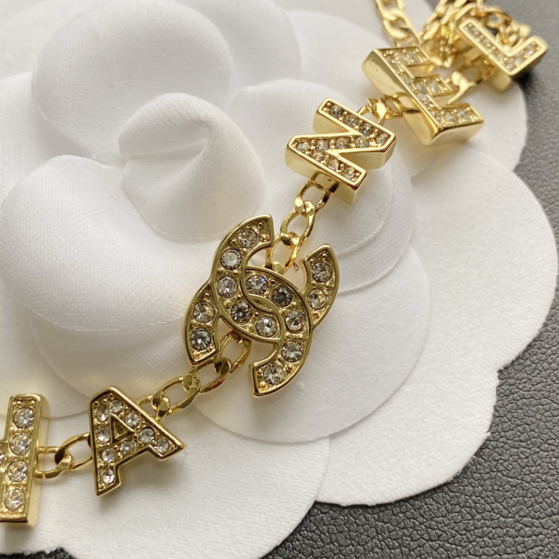 B012 Chanel necklace 104667