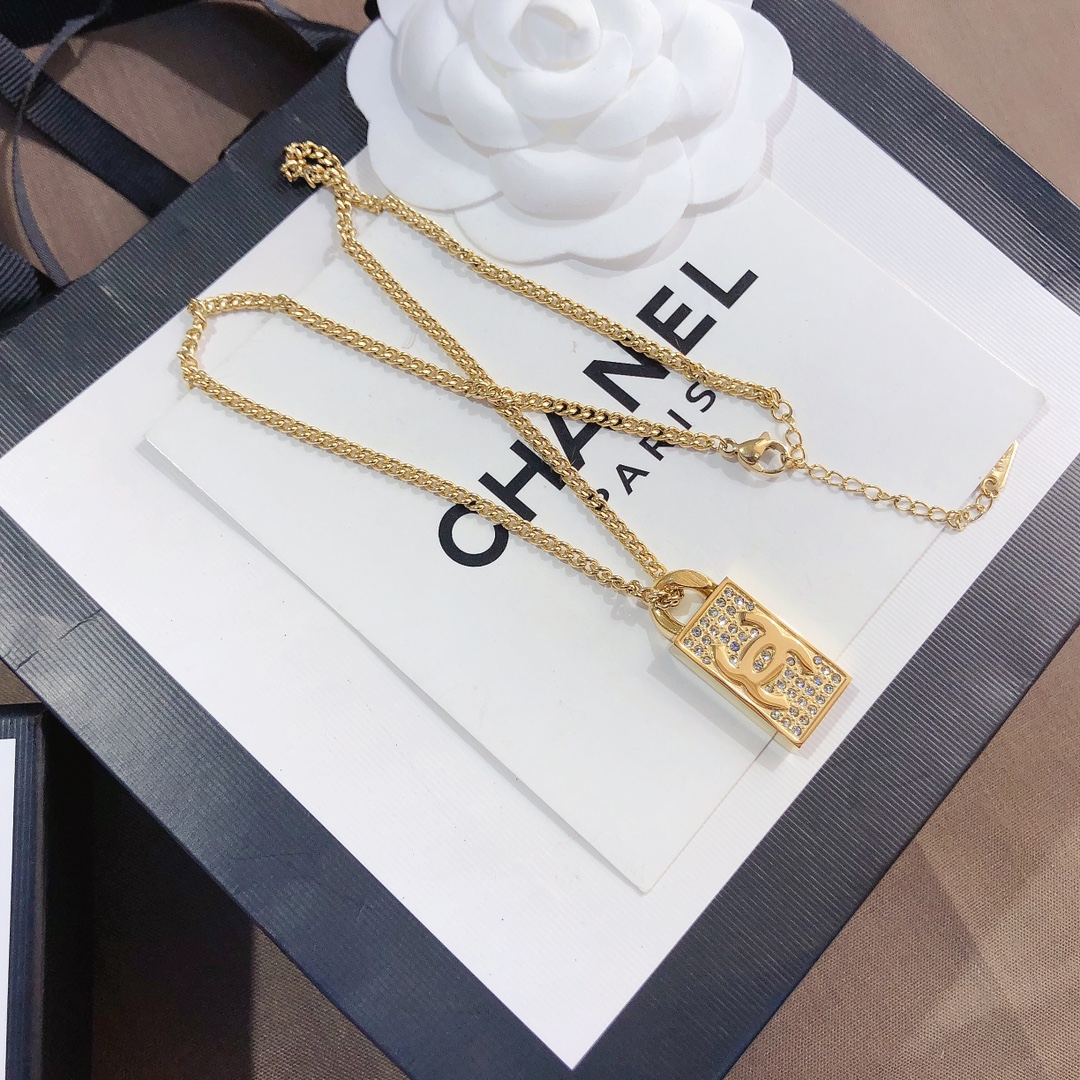 chanel necklace 105368