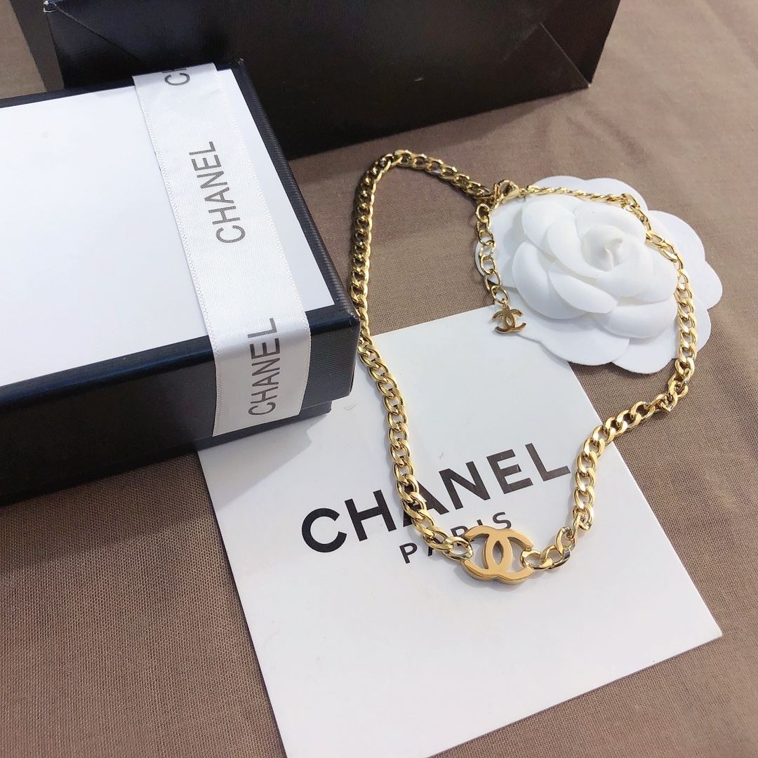 chanel necklace 105370