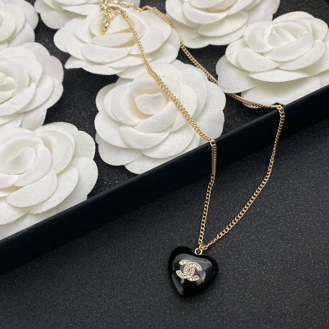 B090 Chanel necklace 105618