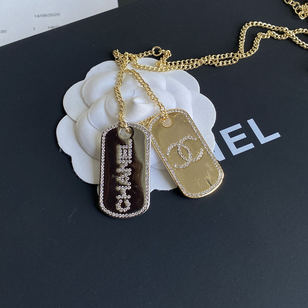 B175 Chanel necklace 105623