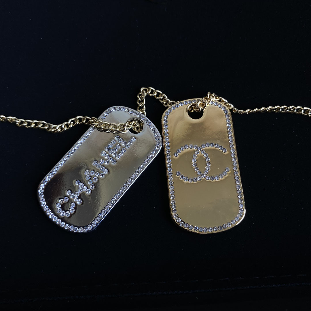B175 Chanel necklace 105623