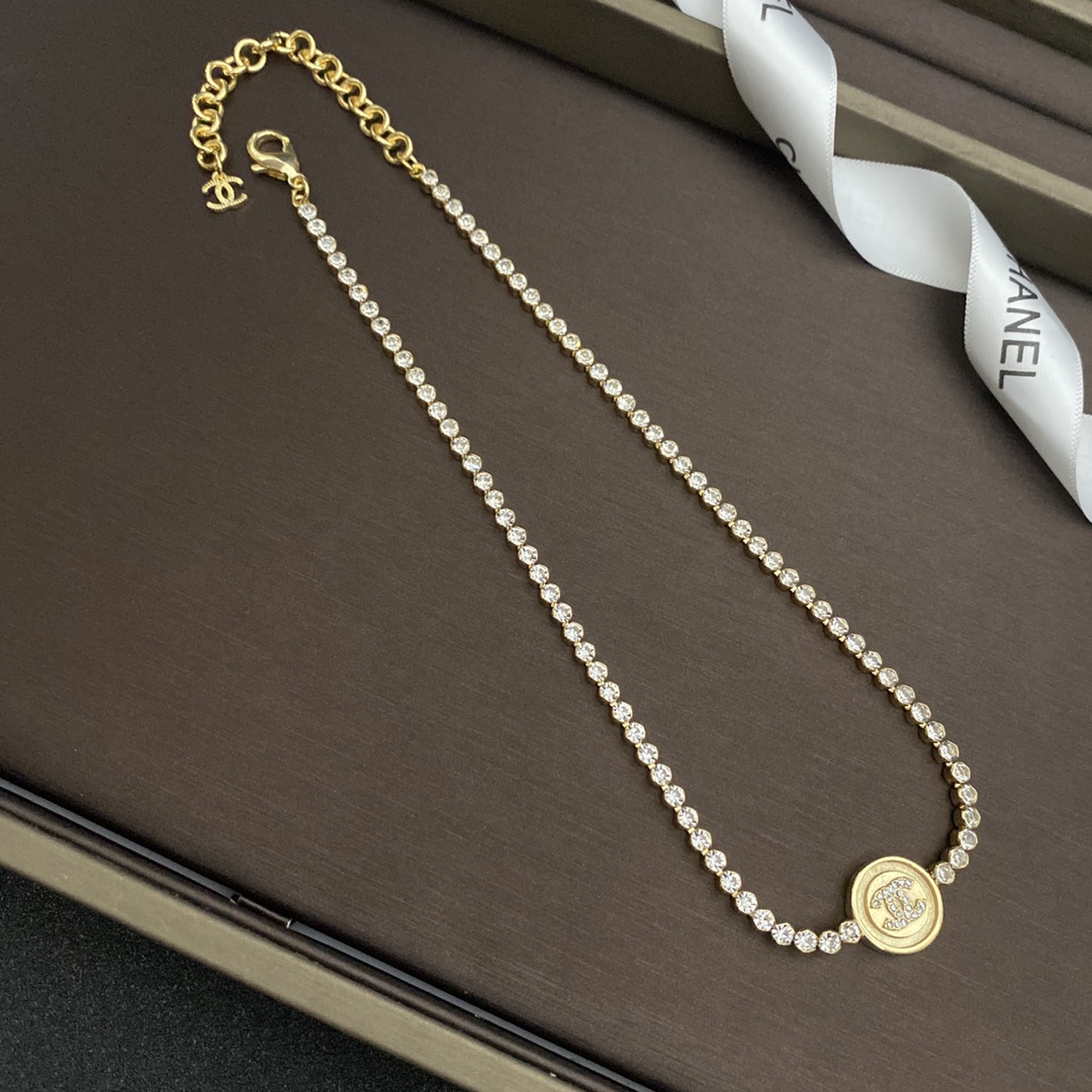 B213  Chanel necklace 105835