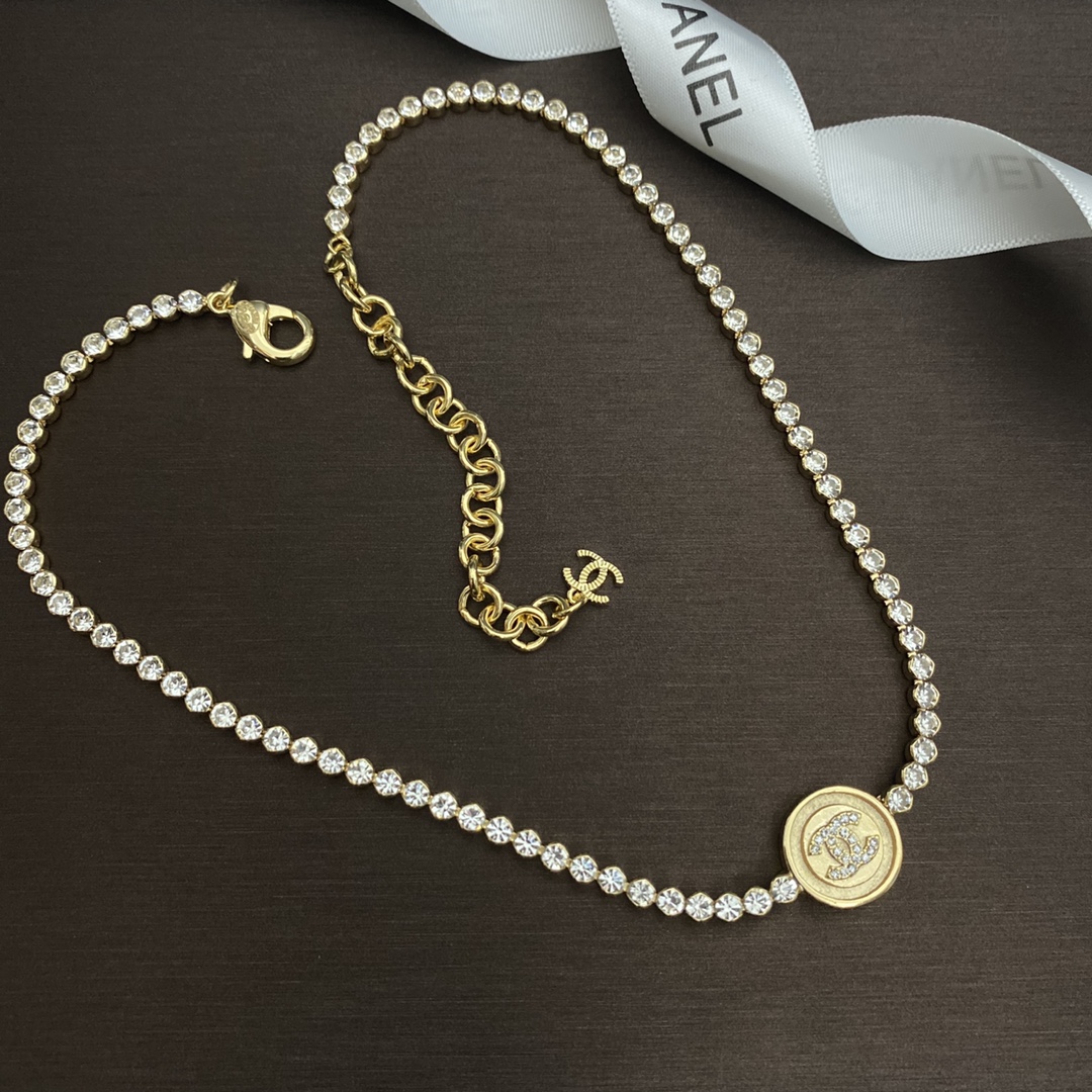 B213  Chanel necklace 105835