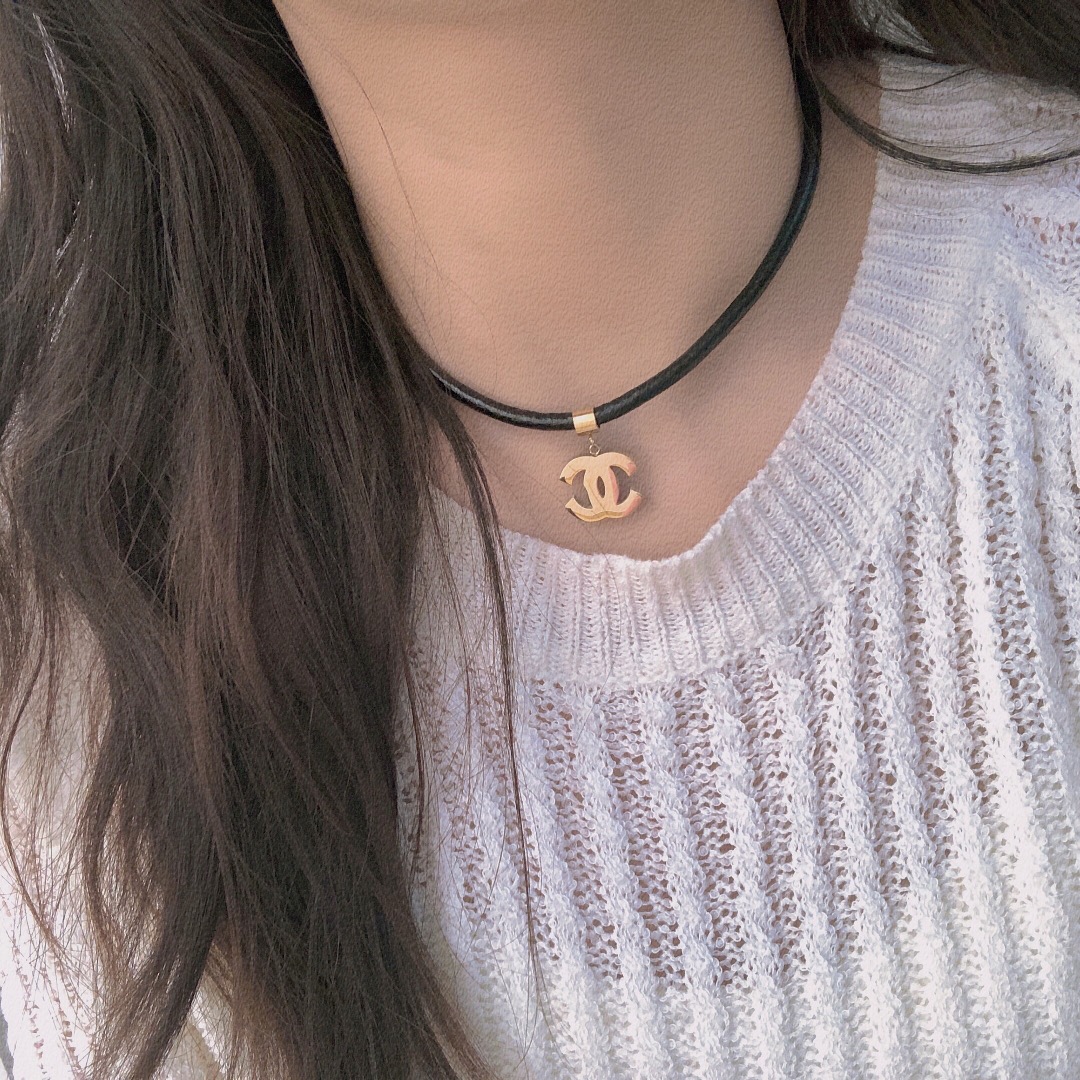 X001 Chanel leather choker necklace 105911