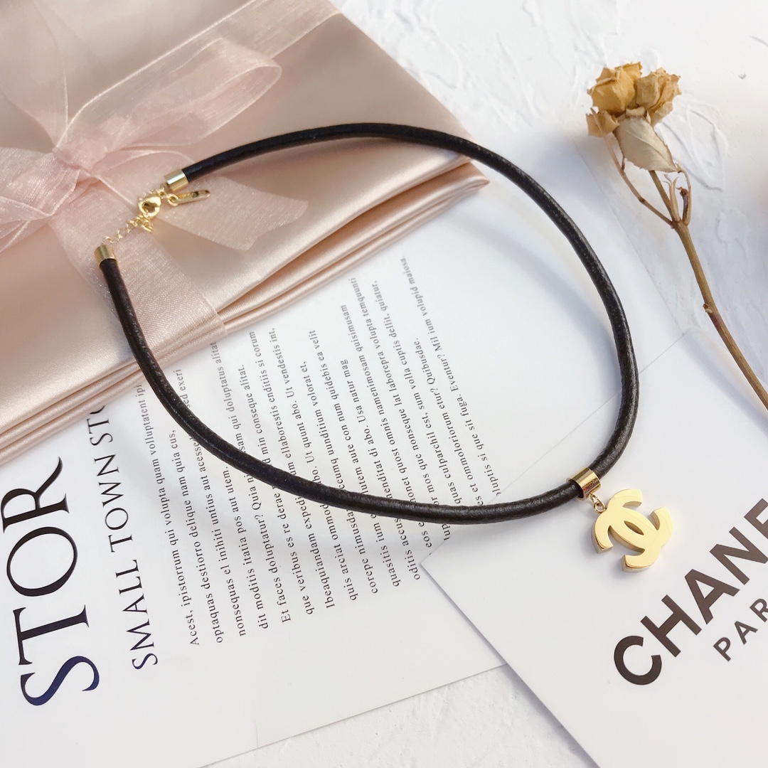 X001 Chanel leather choker necklace 105911