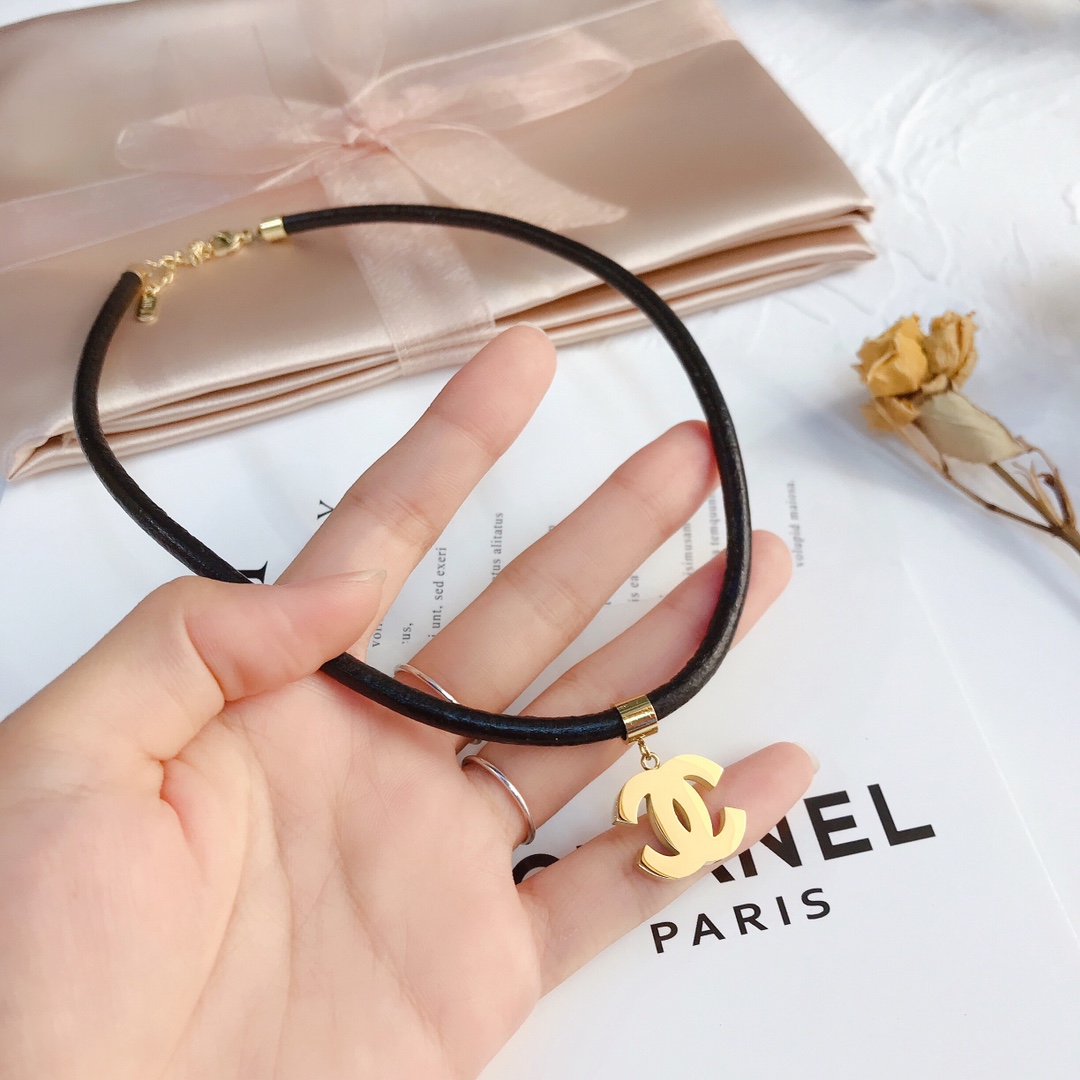 X001 Chanel leather choker necklace 105911
