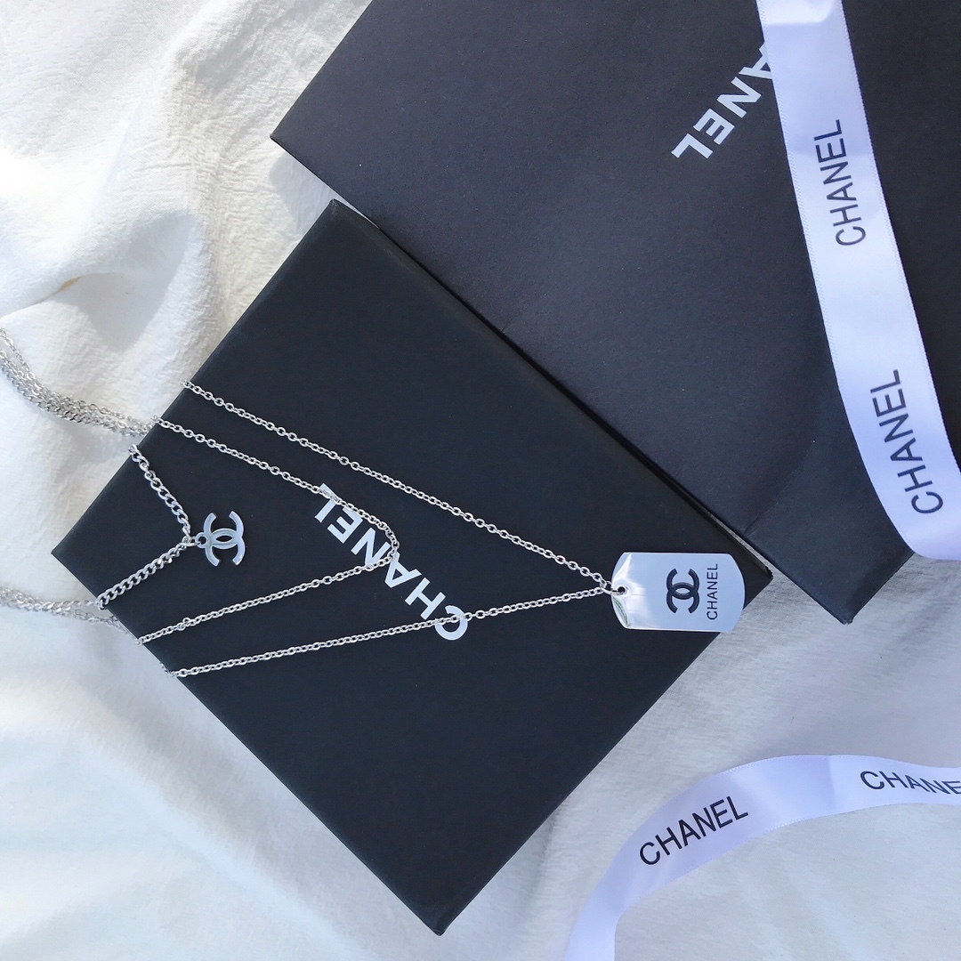 X307    Chanel necklace 106050