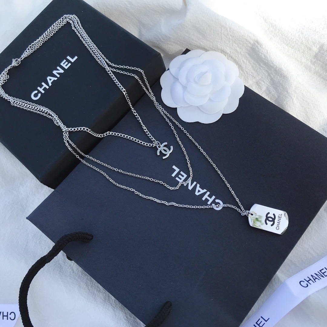 X307    Chanel necklace 106050
