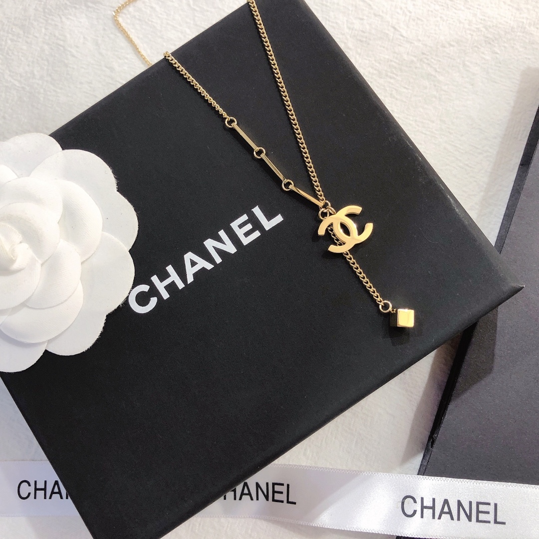 X320   Chanel necklace 106175