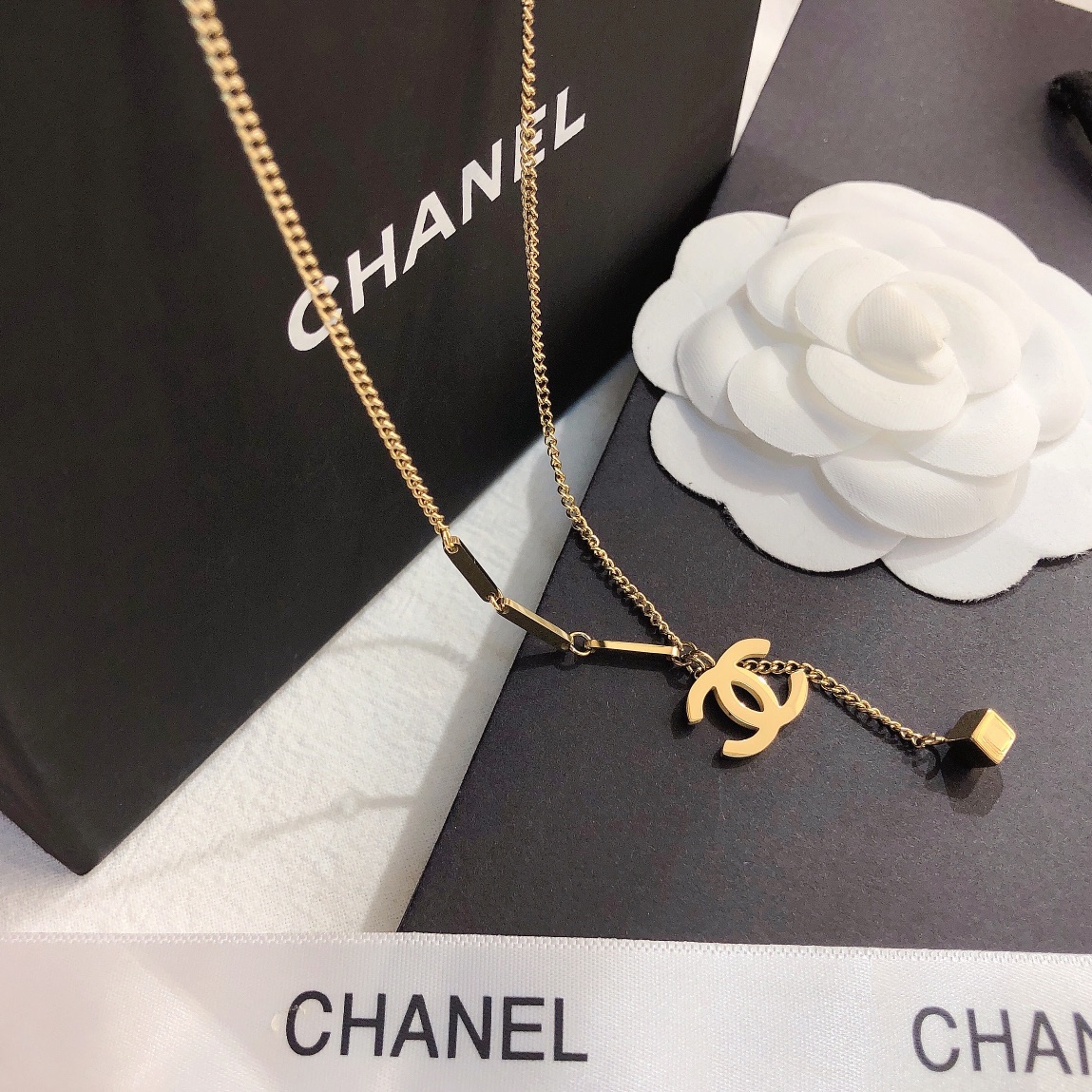 X320   Chanel necklace 106175