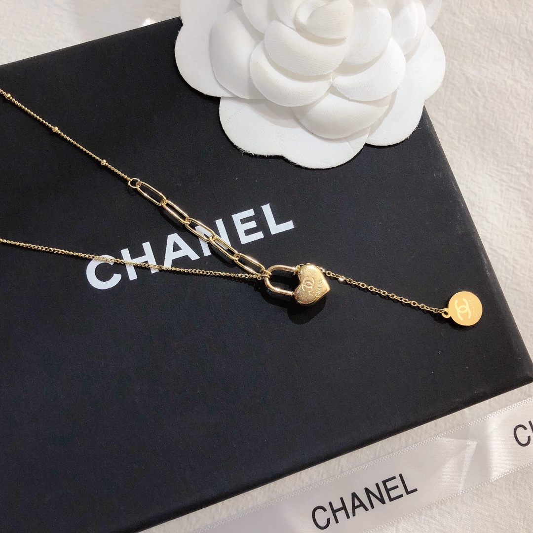 X322    Chanel necklace 106255
