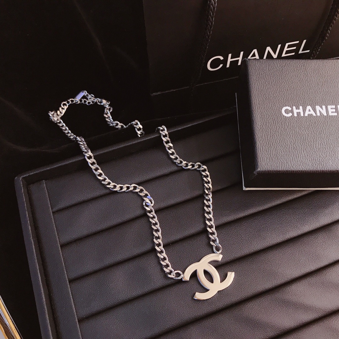 X056 Chanel necklace 106329
