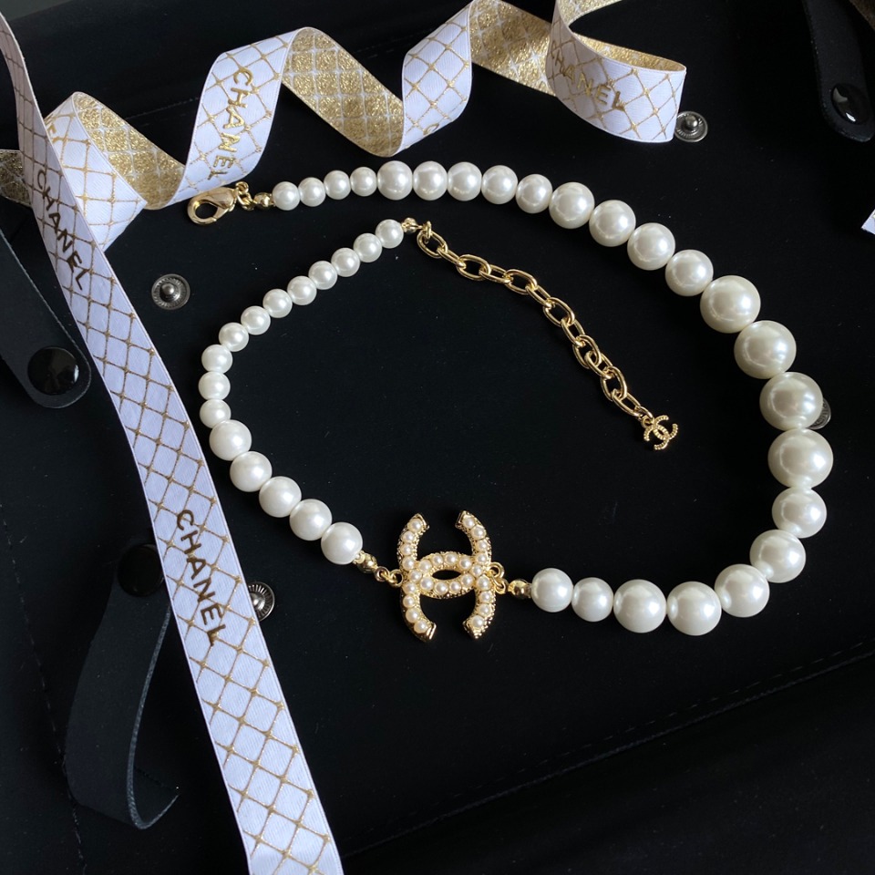 B003 Chanel choker necklace 106354