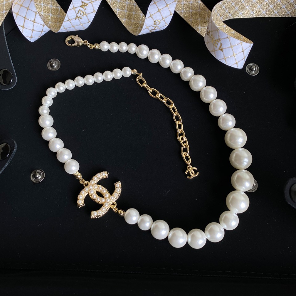 B003 Chanel choker necklace 106354