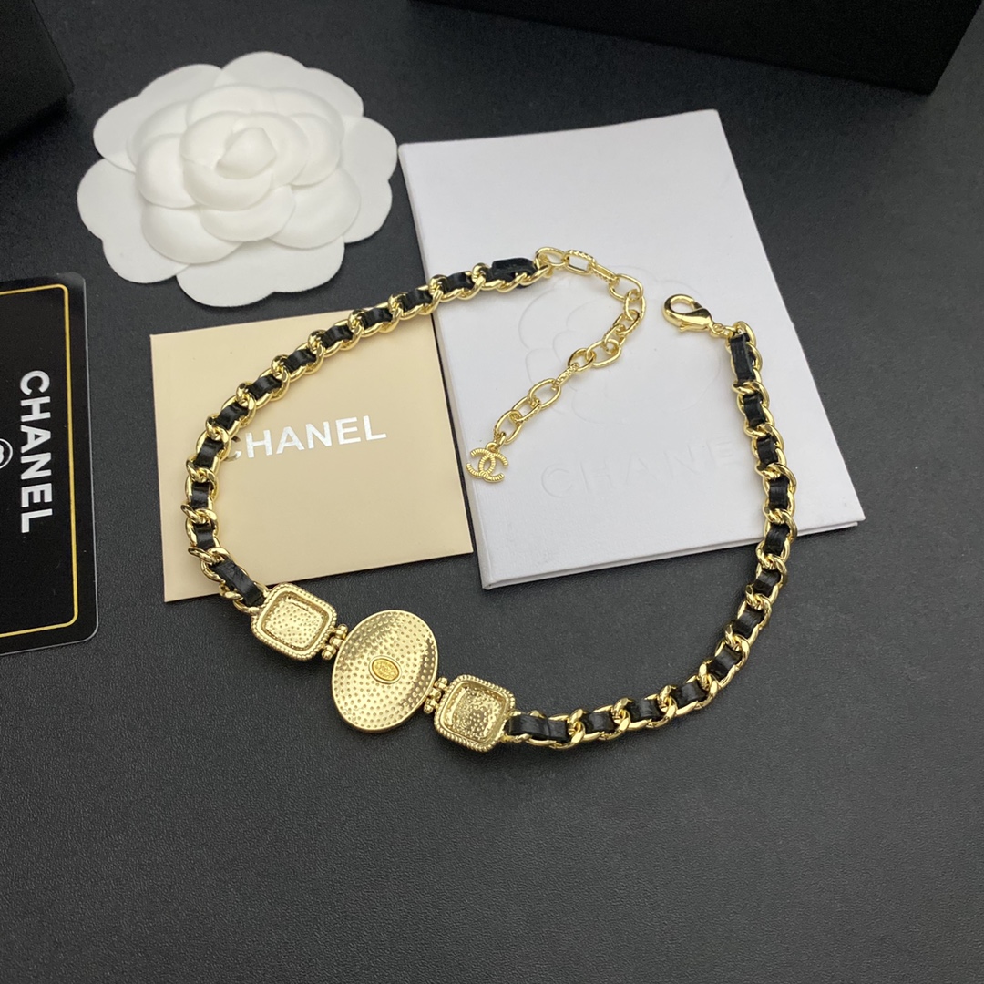 B077 Chanel necklace 106676