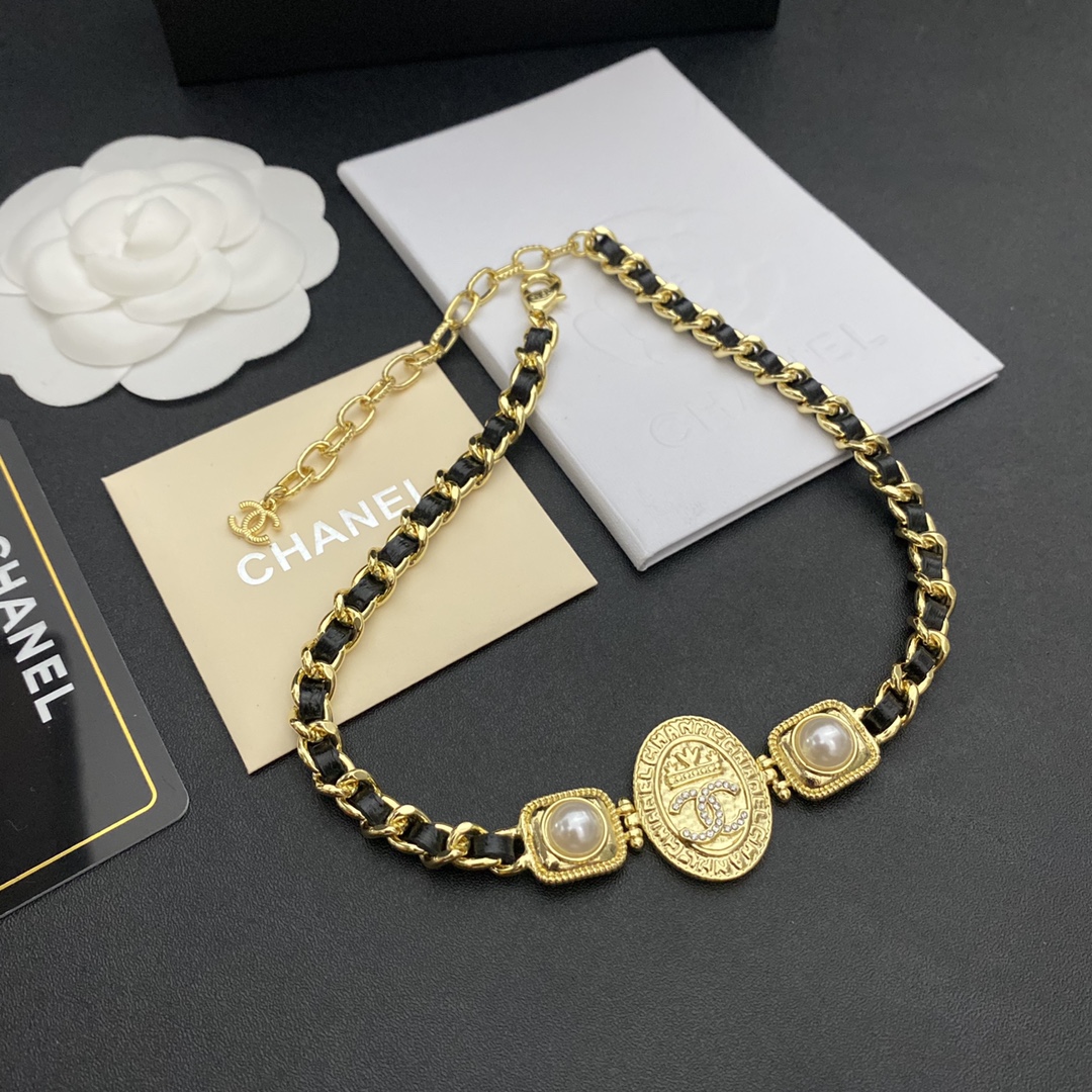 B077 Chanel necklace 106676