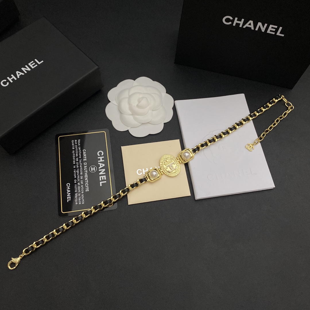 B077 Chanel necklace 106676