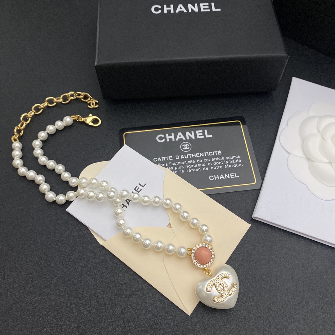 B314 Chanel necklace 106681