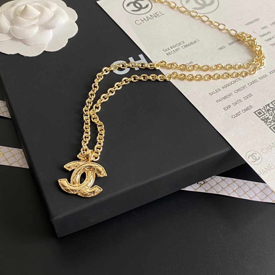B048 Chanel necklace 106840