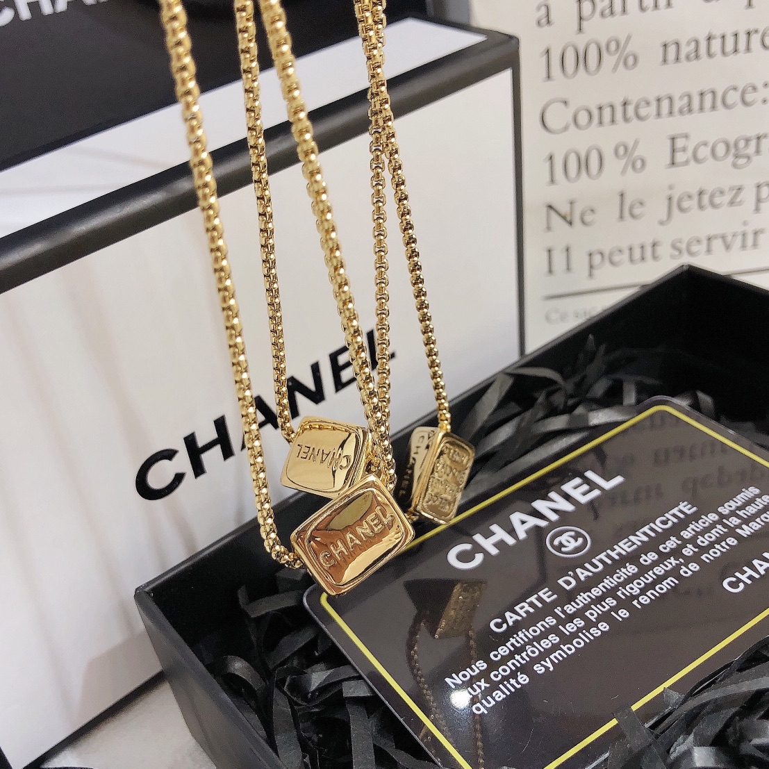 X373   Chanel necklace 106905