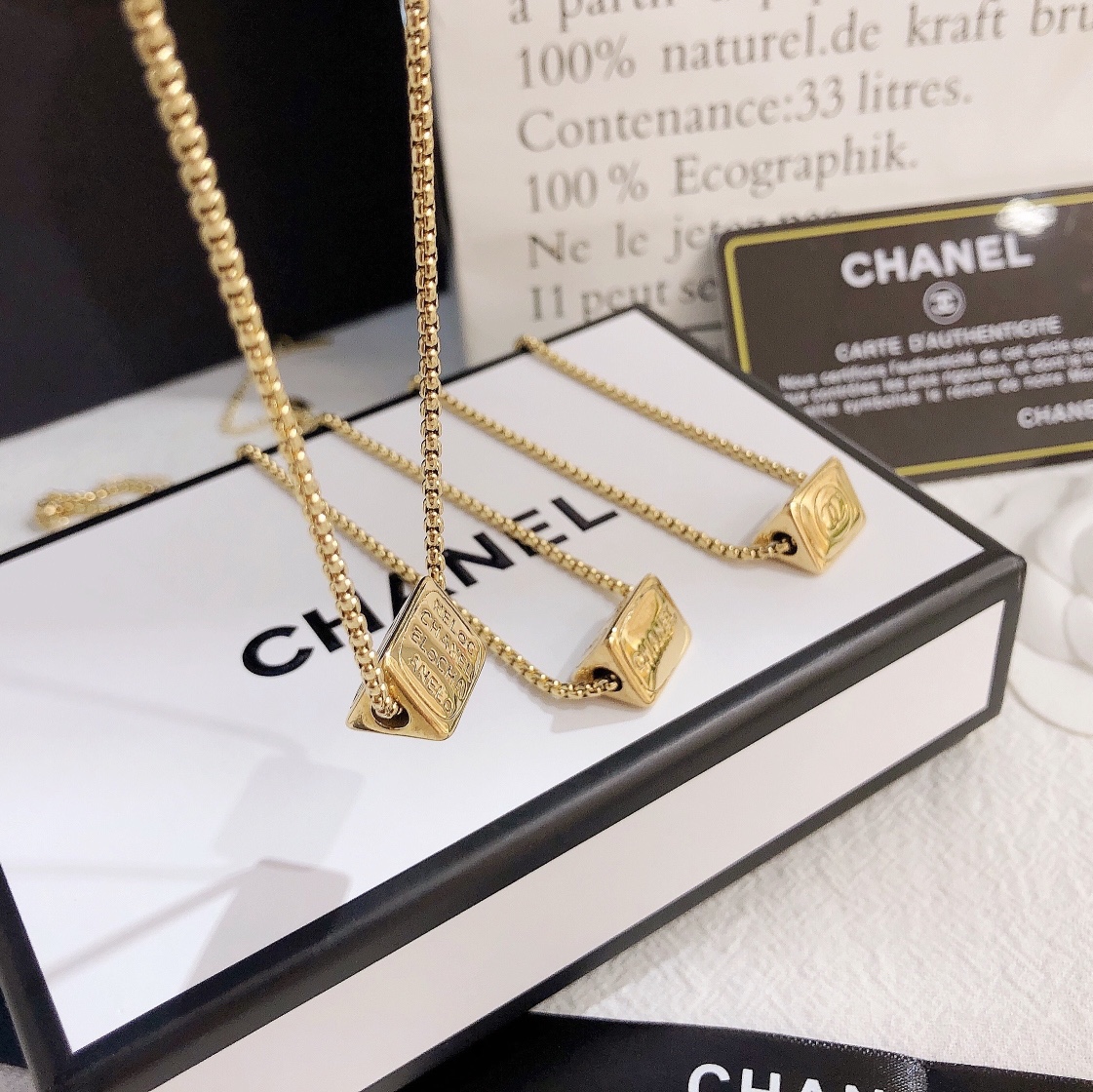 X373   Chanel necklace 106905