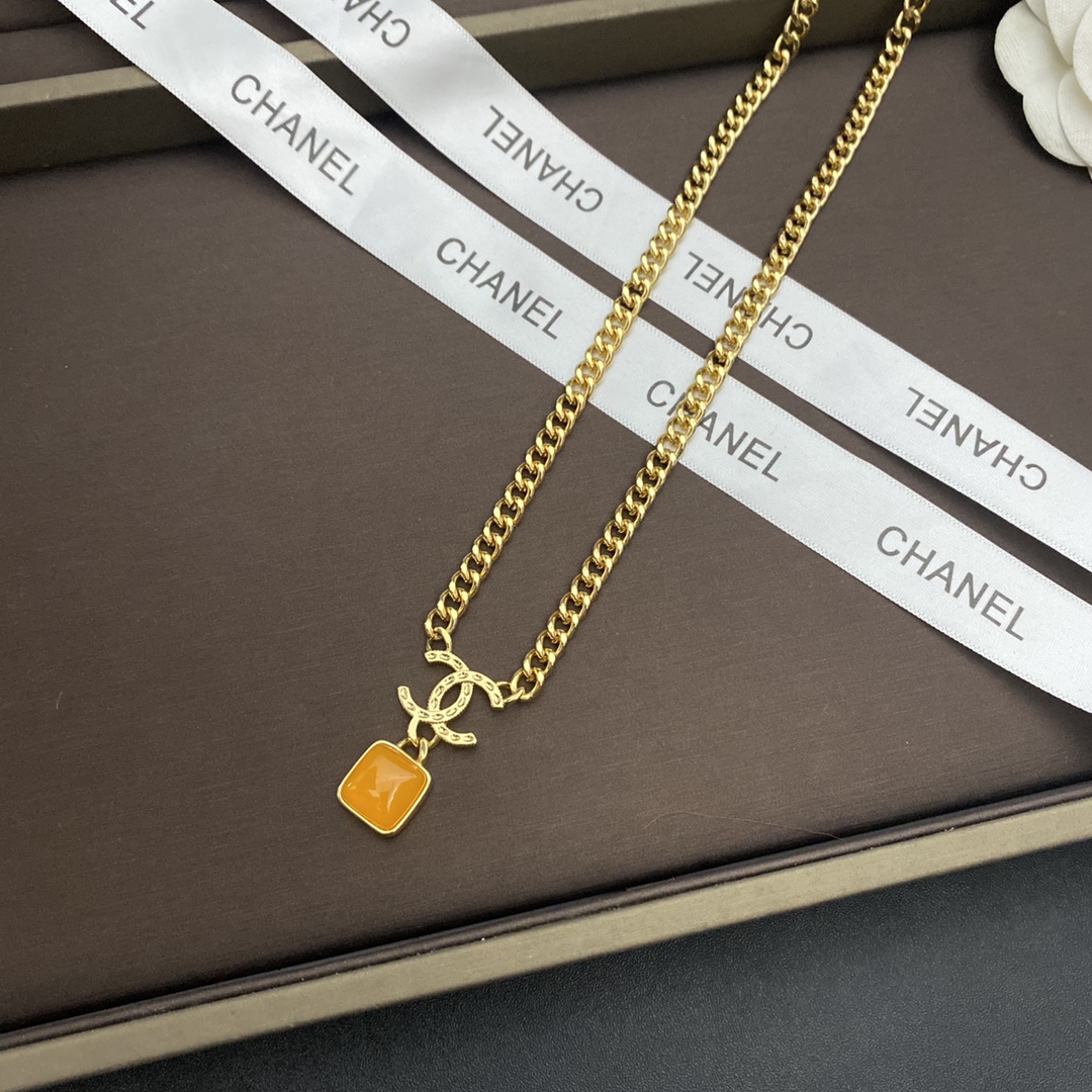 B100 Chanel necklace 107066