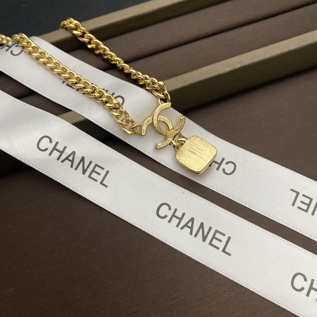 B100 Chanel necklace 107066